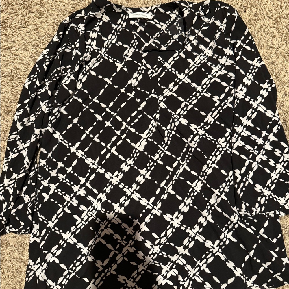 Women’s blouse. Never worn perfect condition.